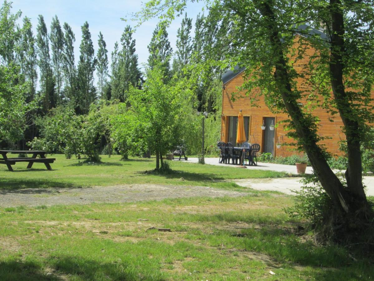Florennes Gite Neuf 150 M2 Devant Un Grand Lac Prive De 2 Hectares Poissonneux Au Milieu Des Bois Εξωτερικό φωτογραφία