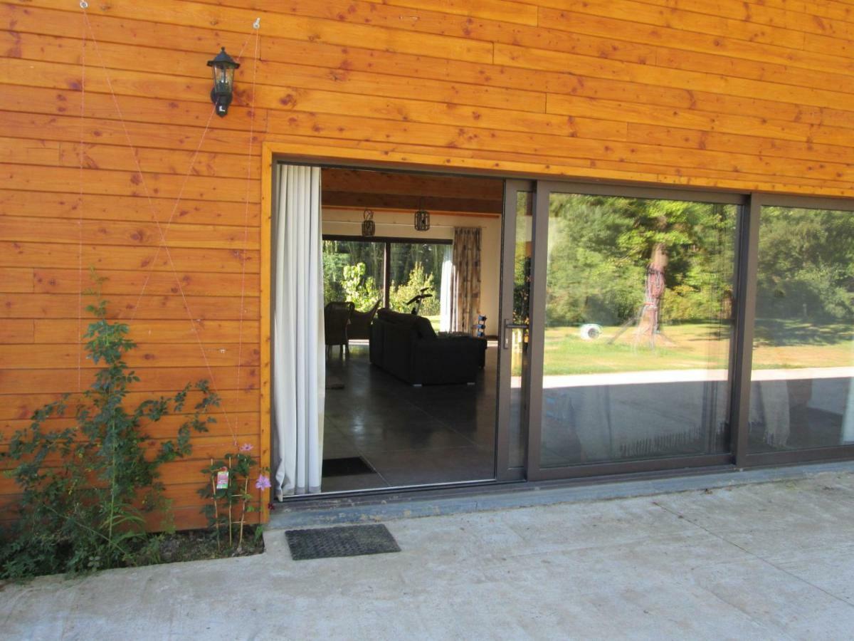 Florennes Gite Neuf 150 M2 Devant Un Grand Lac Prive De 2 Hectares Poissonneux Au Milieu Des Bois Εξωτερικό φωτογραφία
