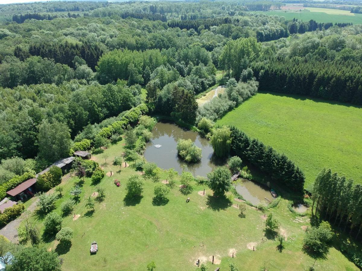 Florennes Gite Neuf 150 M2 Devant Un Grand Lac Prive De 2 Hectares Poissonneux Au Milieu Des Bois Βίλα Εξωτερικό φωτογραφία