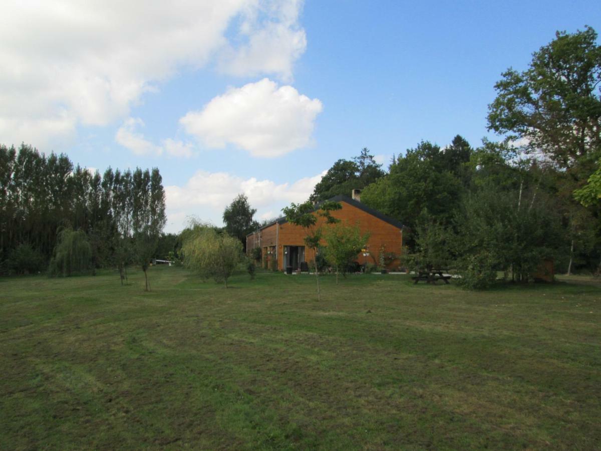 Florennes Gite Neuf 150 M2 Devant Un Grand Lac Prive De 2 Hectares Poissonneux Au Milieu Des Bois Βίλα Εξωτερικό φωτογραφία